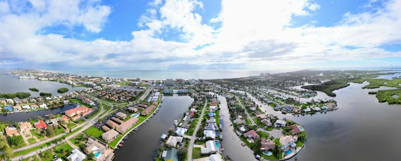 Dolphin Cove In Cocoa Beach Fl Exterior photo